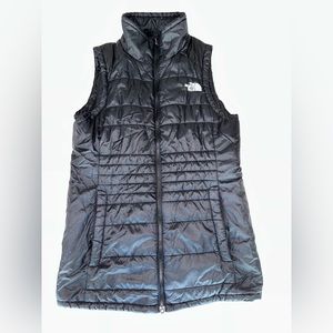 Women’s small black north face vest.